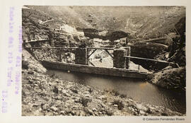 Ardales (Málaga), construcción de la presa sobre el río Turón y construcciones aledañas. Fotógrafo desconocido.