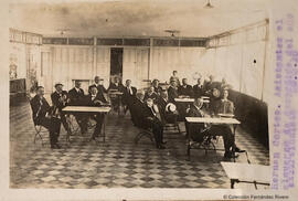 Málaga, hotel Hernán Cortés, grupo de miembros de la Sociedad Excursionista de Málaga. Fotógrafo desconocido.