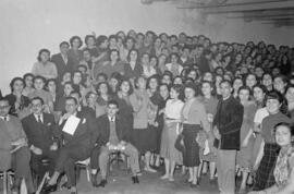 Acto en la Industria malagueña. Marzo de 1954. Málaga. España.