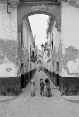 Calle Arco, barrio de El Perchel. 1974, febrero. Málaga, España.