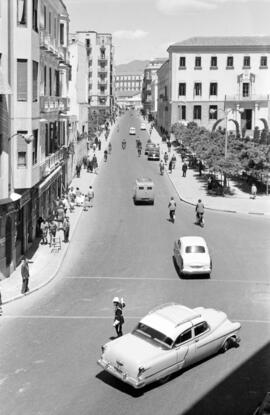 Calle Alcazabilla, vista desde la Aduana. Abril de 1959. Málaga, España