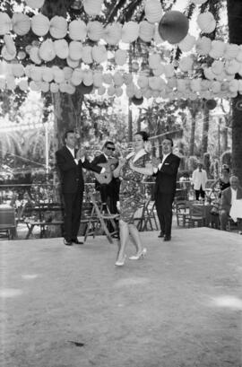 Chiquito de la Calzada actúa en la Feria de Málaga. Julio de 1963.  España.
