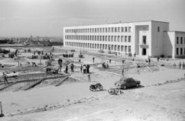 Plaza de El Ejido. Construcción de la Escuela de Peritos. Abril de 1961. Málaga, España