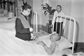 Seminarista en el Hospital Civil. Marzo de 1954. Málaga. España