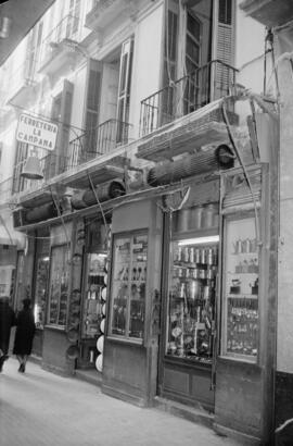 Ferretería La Campana. Marzo de 1963. Málaga, España.