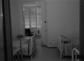 Hospital Civil. Habitación de enfermos. Diciembre de 1973. Málaga, España