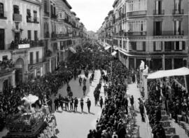 Semana Santa de Málaga. Procesión del Resucitado por calle Larios. Domingo de Resurrección. 1928....