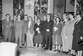 Acto en el Gobierno Civil. Entrega de premios de natalidad. Marzo de 1954. Málaga, España.