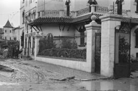 Sanatorio 18 de julio embarrado tras las inundaciones del 29 de octubre de 1955. Málaga