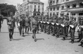Visita oficial de Franco a Málaga. 27 y 28 de abril de 1961. Desfile. Plaza de la Marina. Málaga,...