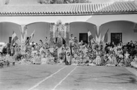 Colegio de Gamarra. Fiesta en honor de la reverenda Madre Provincial. Marzo de 1954. Málaga. España.