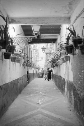 Pasaje de Torres. Barrio de la Trinidad. Agosto de 1961. Málaga, España.