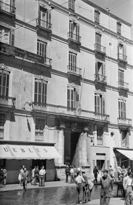 Edificio en Puerta del Mar. Junio de 1954. Málaga (España)