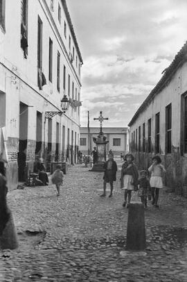 Monumento a Torrijos. Calle López Pinto. El Bulto. Década de 1940. Málaga, España.