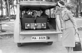 Automóviles montados en la factoría Taillefer. Parque de Málaga. Agosto de 1952. España