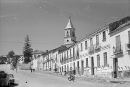 Calle Calzada de la Trinidad. Barrio de la Trinidad. Iglesia de la Trinidad. Agosto de 1961. Mála...