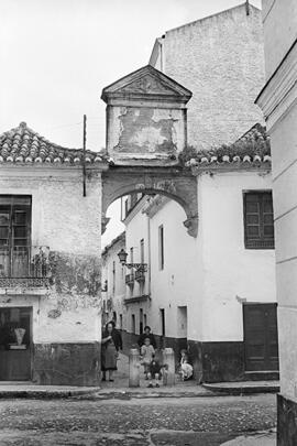 Calle Arco, barrio de El Perchel. 1969, abril. Málaga, España.