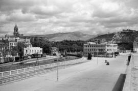 Puerto y estación de los Ferrocarriles Suburbanos. Abril de 1959. Málaga, España