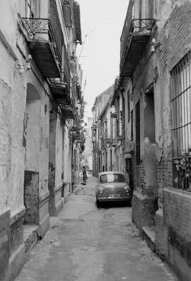 Calle, barrio de El Perchel. 1974, febrero. Málaga, España.