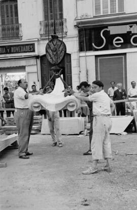 Obras de remodelación en la plaza de la Constitución. Junio de 1960. Málaga, España