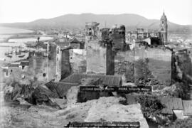 La alcazaba, el puerto y la ciudad. Hacia 1900. Málaga, España