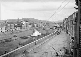 Pasillo de Santa Isabel. Río Guadalmedina. Hacia 1910. Málaga, España. Fondo Thomas-02