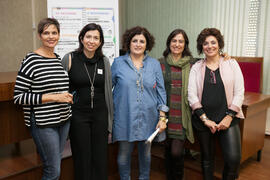 Foto de grupo previa a la mesa redonda "El emprendimiento femenino en la sostenibilidad y pr...