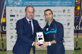 Premio a Mejor Jugador para Jafari Behroz de Irán. Acto de clausura y entrega de medallas. 14º Ca...