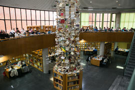 Presentación de la instalación "Biblioteca de Babel XIII". Biblioteca General. Enero de...