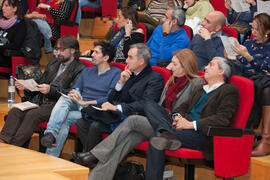 César Bona con personal de la UMA momentos previos a su conferencia "Dialogando". Facul...