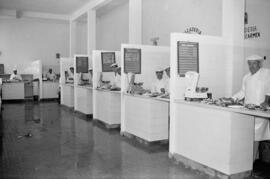 Interior del nuevo mercado municipal de El Palo. Málaga. Agosto de 1963