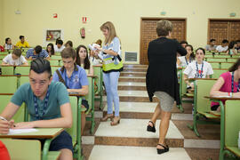 Examen en el aula Magna de la Facultad de Económicas y Empresariales. Olimpiada Española de Econo...