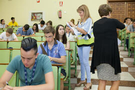 Examen en el aula Magna de la Facultad de Económicas y Empresariales. Olimpiada Española de Economía, Fase Nacional. Málaga. Junio de 2015