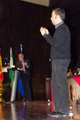 Intérprete de lengua de signos. Conferencia de Gonzalo Musito. 3º Congreso Internacional de Activ...