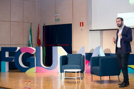 Pere Estupinyà. Conferencia "Dialogando". Facultad de Ciencias. Octubre de 2018