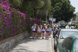 Alumnos yendo al autobús. Salida desde el Campus de El Ejido. Aventura Amazonia Marbella. Olimpia...