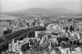 Málaga. Vistas de la ciudad desde la Alcazaba. Abril de 1963