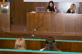 Conferencia de Pilar Casado "Radio, deporte y mujer" del curso "Información y Comu...
