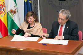 Firma del convenio de la Universidad de Málaga con el gobierno de Paraguay. Edificio del Rectorad...