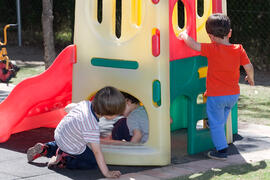 Niños jugando. Escuela Infantil Francisca Luque. Campus de Teatinos. Mayo de 2014