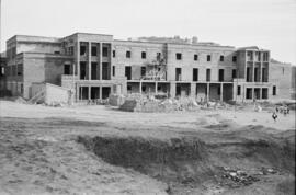 Construcción de la Escuela de Magisterio en El Ejido. Diciembre de 1957. Málaga (España). Reportaje.