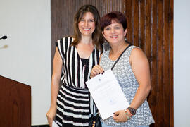 Purificación Zayas con una alumna en su graduación. Centro Internacional de Español. Julio de 2014