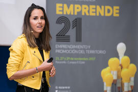 Míriam García imparte la conferencia "Emprendimiento y promoción del territorio" junto ...