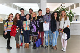María Jesús Morales con los ganadores del I Concurso Junior Empresa. I Feria de Empleo de la Univ...