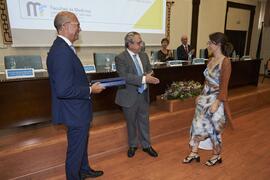 Entrega del premio al mejor expediente académico de Grado a Paloma Gallego Fuentes. Celebración d...