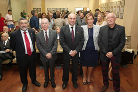 Foto de grupo previa al acto conmemoración del 50 Aniversario de la Facultad de Económicas. Facul...