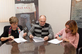 Firma del convenio para la organización de la Fase Nacional de la Olimpiada Española de Economía....