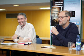 Javier Muñoz Arrebola y Pablo Aranda en la presentación de su novela 'El protegido'. Biblioteca G...