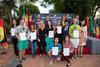 Foto de grupo con diplomas. Bienvenida a los alumnos de intercambio internacional y estudiantes d...