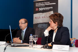 Antonio García Lizana presenta la conferencia de Teresa Dabán. Ateneo de Málaga. Abril 2015